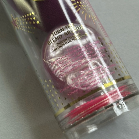 🧰 BEAUTYBLENDER | LIMITED EDITION ‘TURN THE BLEND AROUND’ BEAUTY SPONGE SET - Picture 2 of 9